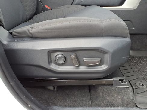 Used 2022 Toyota Tundra SR5 AWD/4WD image 13