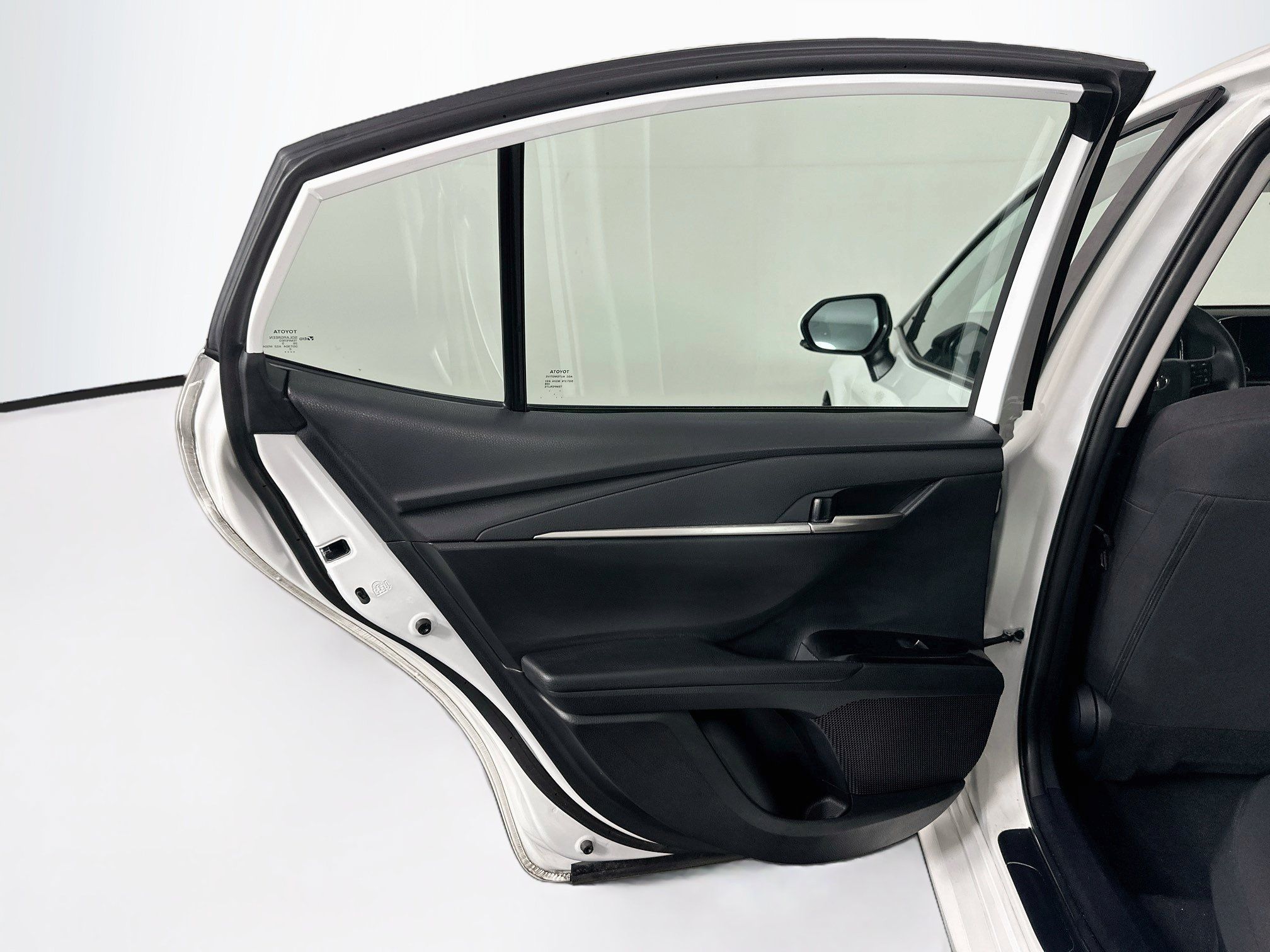Used 2025 Toyota Camry LE FWD image 26