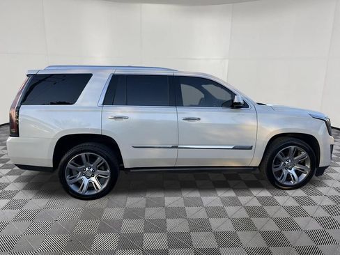 Used 2015 Cadillac Escalade Premium AWD/4WD image 10