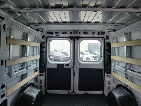 Used 2025 RAM ProMaster 2500 w/ U-Haul Equipment Group FWD image 13
