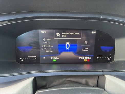 Used 2023 Volkswagen Taos SE w/ Panoramic Sunroof Package image 9