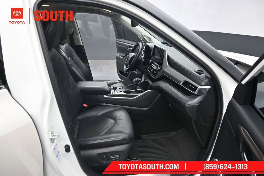 Used 2021 Toyota Highlander Platinum AWD/4WD image 35
