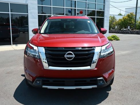 Used 2022 Nissan Pathfinder SL w/ SL Premium Package FWD image 2