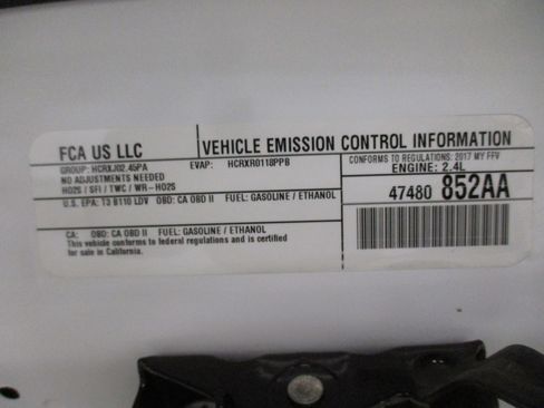 Used 2017 Jeep Cherokee Sport w/ Cold Weather Group image 32