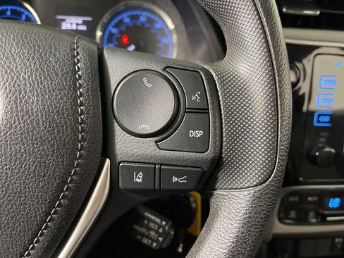 Used 2017 Toyota Corolla LE w/ Carpet Mat Package (TMS) FWD image 29