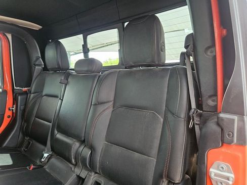 Used 2023 Jeep Gladiator Rubicon w/ LED Lighting Group AWD/4WD image 16