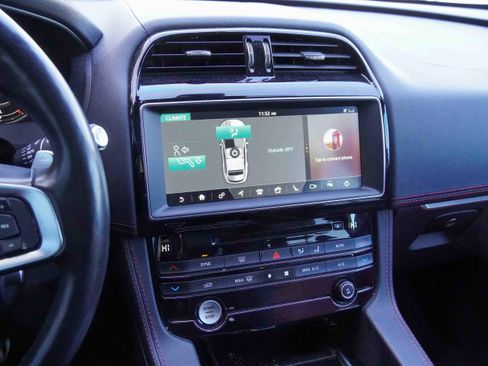 Used 2020 Jaguar F-PACE Checkered Flag image 23