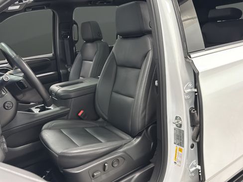 Used 2023 Chevrolet Tahoe LT w/ LT Signature Plus Package AWD/4WD image 9