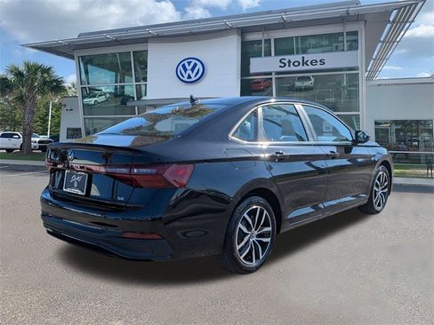New 2026 Volkswagen Jetta SE image 4