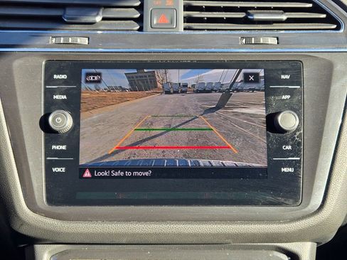 Used 2021 Volkswagen Tiguan SEL Premium R-Line image 22