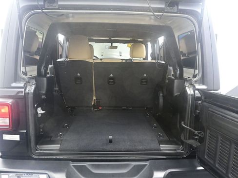 Used 2021 Jeep Wrangler Unlimited Sahara image 11