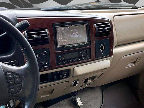 Used 2005 Ford F350 Lariat AWD/4WD image 4