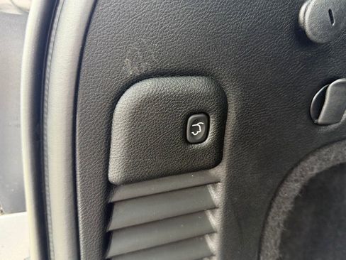 Used 2018 Jeep Grand Cherokee Altitude RWD image 6