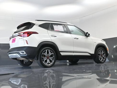 Used 2021 Kia Seltos SX w/ SX Sunroof Package AWD/4WD image 21