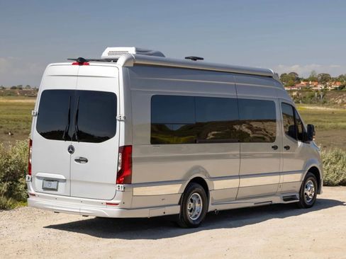 Used 2019 Mercedes-Benz Sprinter 170 image 2
