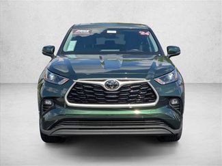 Used 2024 Toyota Highlander LE video 2