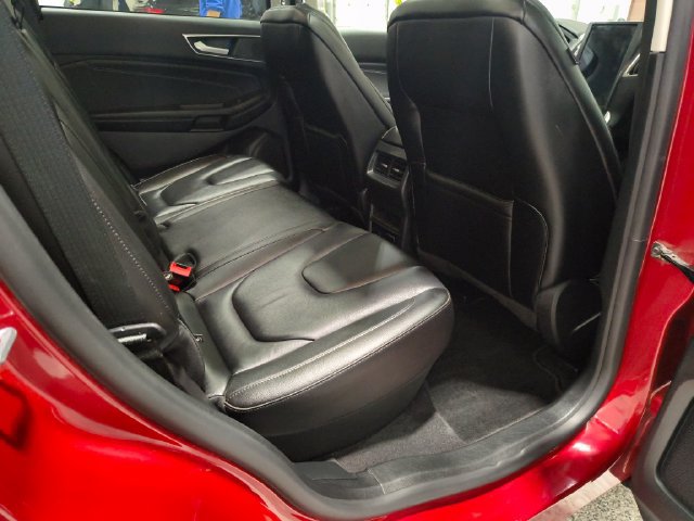 Used 2022 Ford Edge Titanium w/ Class II Trailer Tow Package AWD/4WD image 22