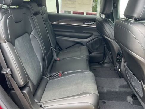 New 2026 Jeep Grand Cherokee L 4WD image 19