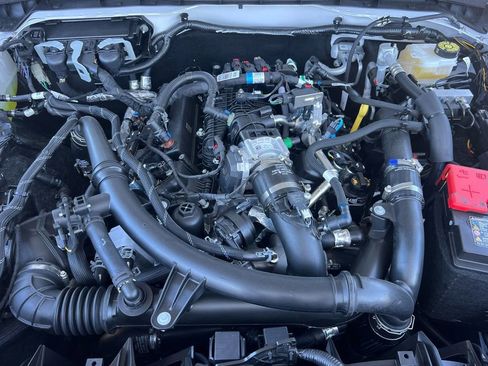 Used 2025 Ford Bronco Badlands image 19