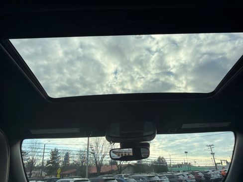 Used 2024 Dodge Durango GT image 18