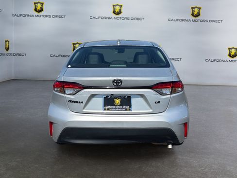 Used 2025 Toyota Corolla LE w/ LE Premium Package FWD image 4