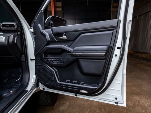 Used 2024 Toyota Tacoma TRD Sport w/ TRD Sport Upgrade Package image 35