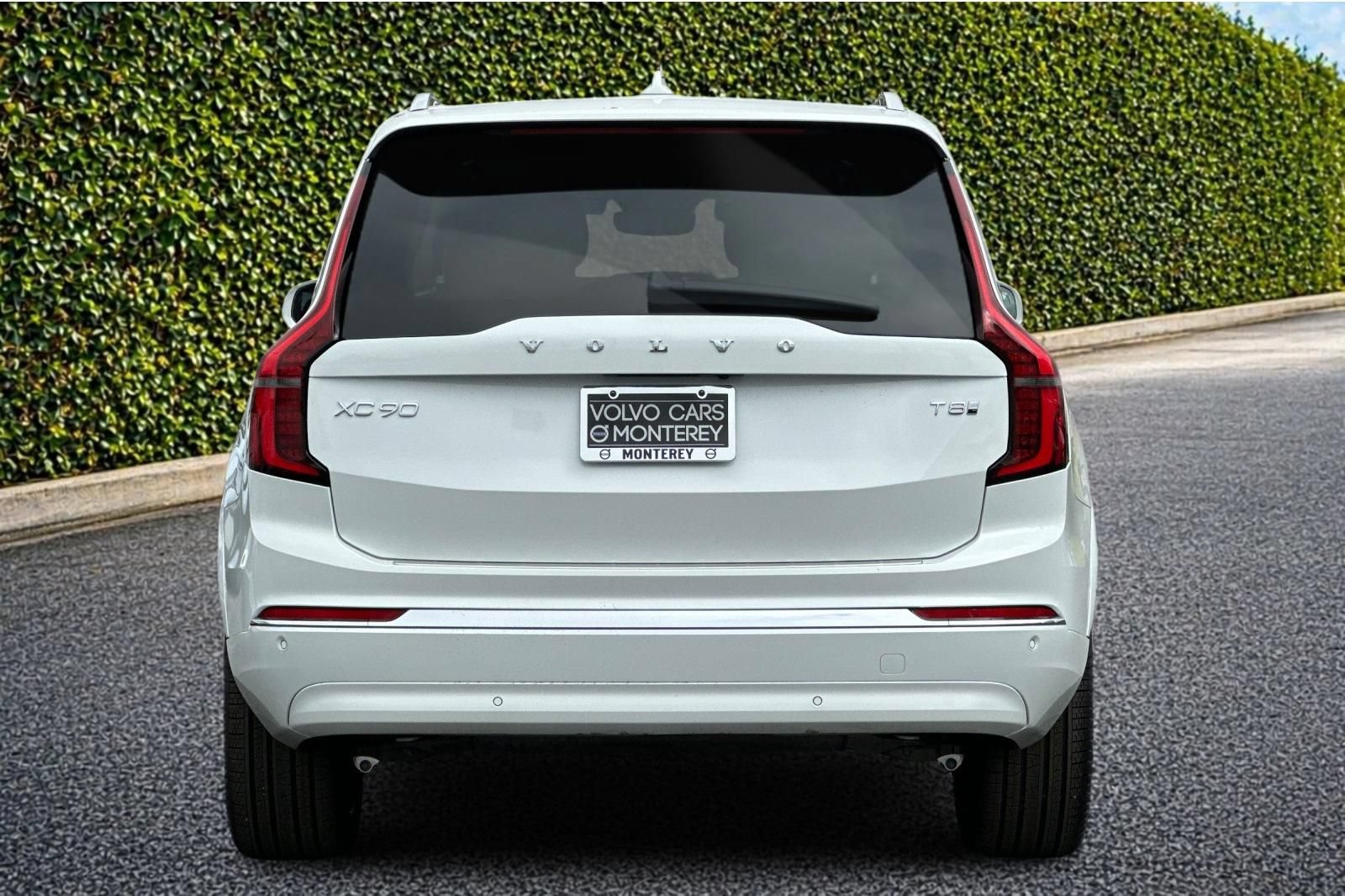New 2025 Volvo XC90 T8 Plus w/ Protection Package Premier AWD/4WD image 5