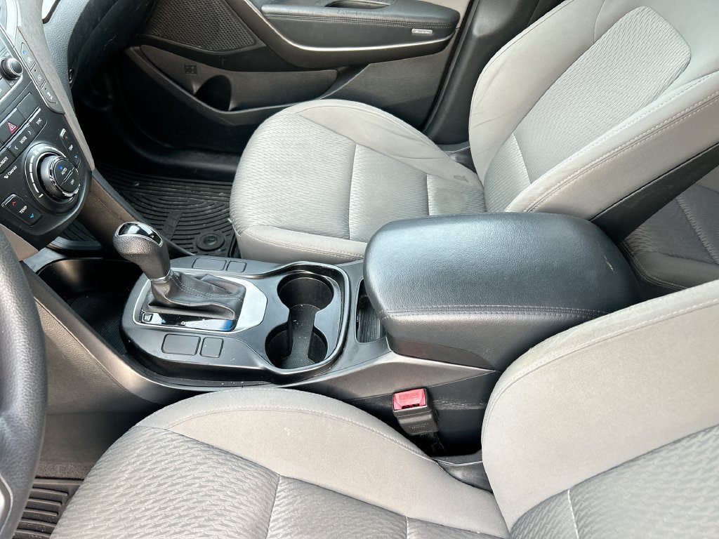 Used 2017 Hyundai Santa Fe SE FWD image 26