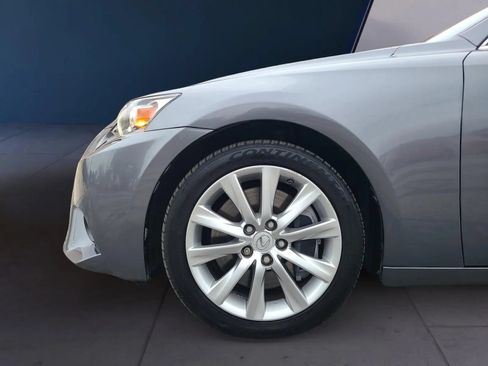 Used 2016 Lexus IS 200t RWD image 9