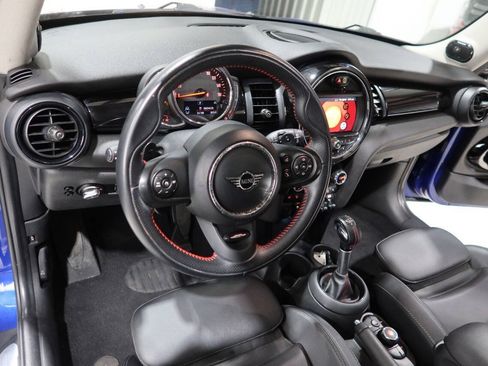 Used 2019 MINI Cooper S w/ Signature Upholstery Package FWD image 19