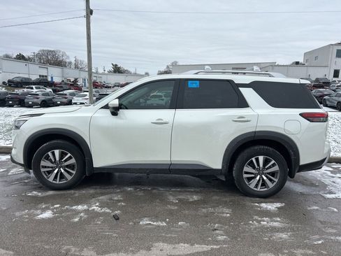 Used 2023 Nissan Pathfinder SL image 7