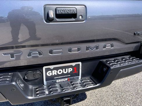 Used 2023 Toyota Tacoma TRD Sport w/ Technology Package image 10
