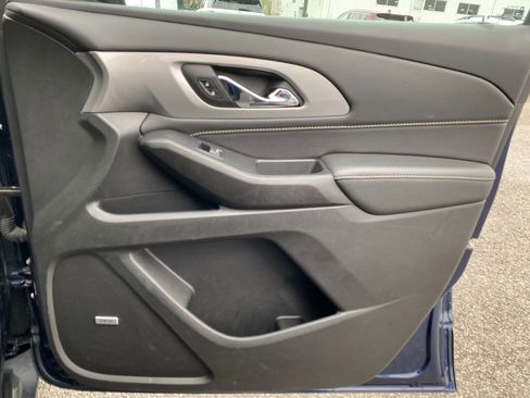 Used 2022 Chevrolet Traverse LT w/ LT Premium Package image 22