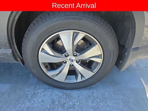 Used 2023 Subaru Ascent Premium w/ Convenience Package AWD/4WD image 7