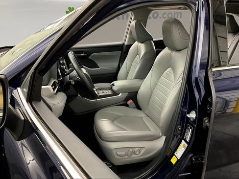 Used 2022 Toyota Highlander XLE image 28