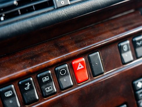 Used 1994 Mercedes-Benz E 500 Sedan image 38