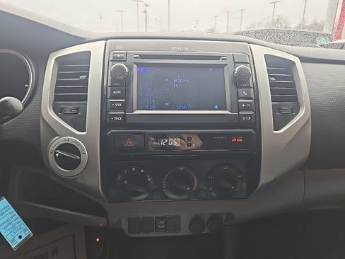 Used 2013 Toyota Tacoma 4x4 Double Cab w/ TRD Sport Pkg image 18