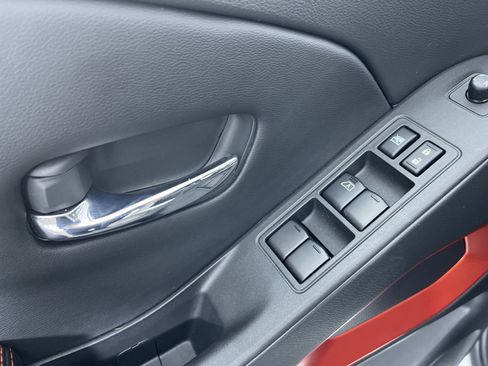 Certified 2025 Nissan Frontier PRO-4X image 13