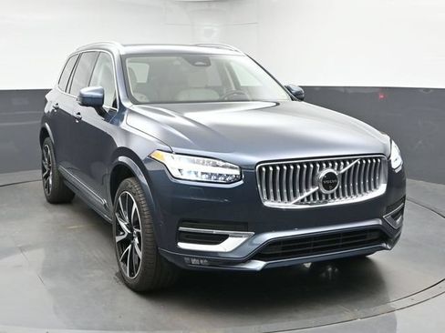 Used 2024 Volvo XC90 B5 Plus w/ Protection Package AWD/4WD image 2