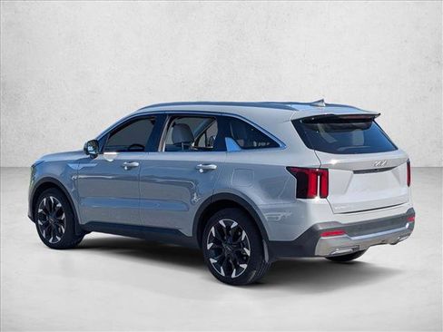 Used 2025 Kia Sorento SX FWD image 7