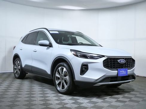Certified 2025 Ford Escape Platinum AWD/4WD image 1
