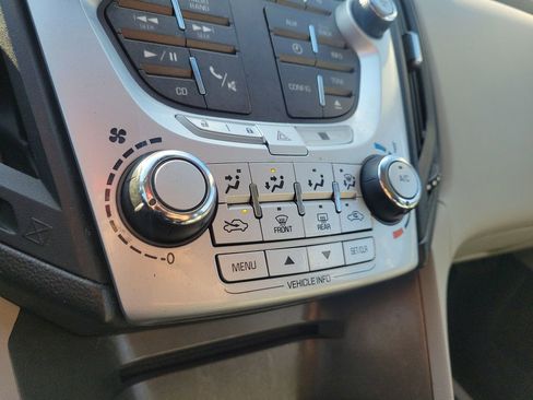 Used 2012 Chevrolet Equinox LS image 30