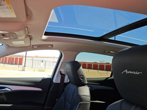 New 2026 Buick Envision Avenir image 12