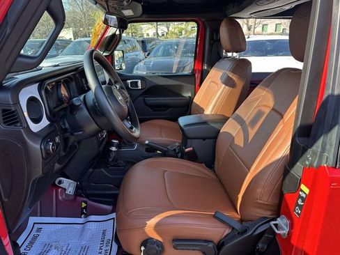 Certified 2025 Jeep Wrangler Sport image 18