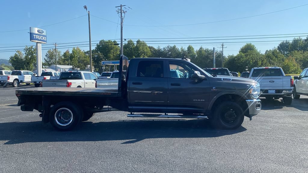 Used 2021 RAM 3500 Tradesman w/ Chrome Appearance Group AWD/4WD image 4