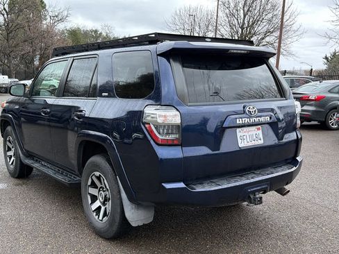 Used 2017 Toyota 4Runner SR5 w/ Four Season Floor Mat Package image 7