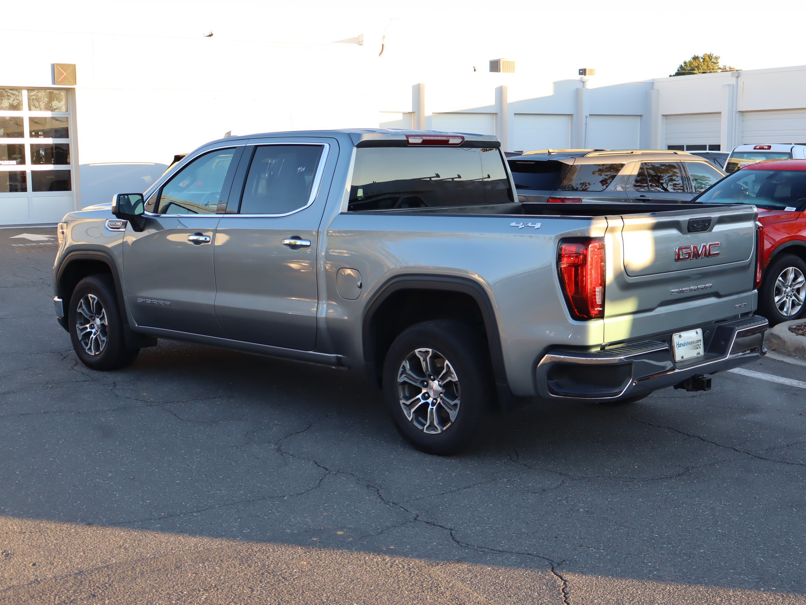 Used 2025 GMC Sierra 1500 SLT AWD/4WD image 8
