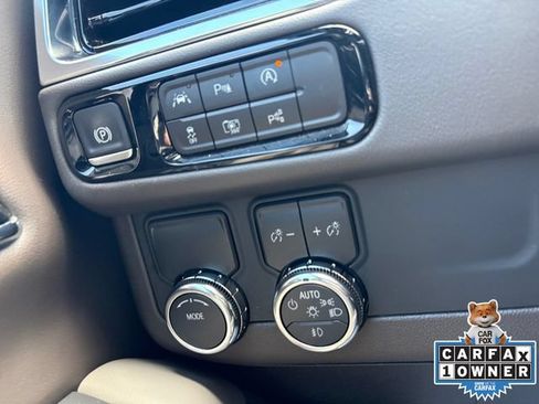 Used 2025 GMC Yukon Elevation w/ LPO, Floor Liner Package RWD image 10