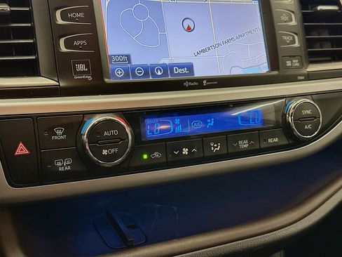 Used 2015 Toyota Highlander Limited Platinum image 24