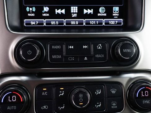 Used 2019 Chevrolet Suburban Premier RWD image 43